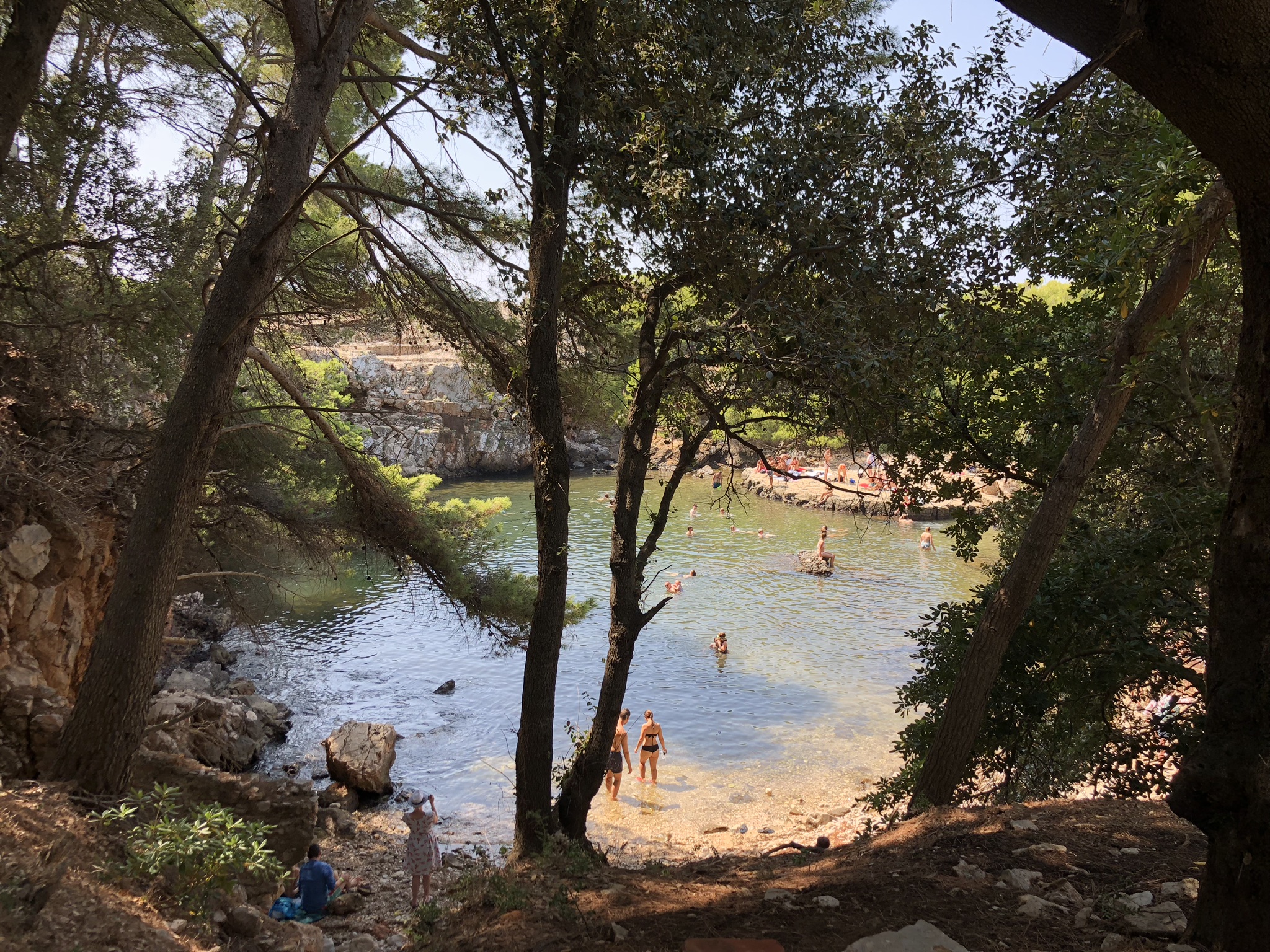 donde comer en la isla de lokrum